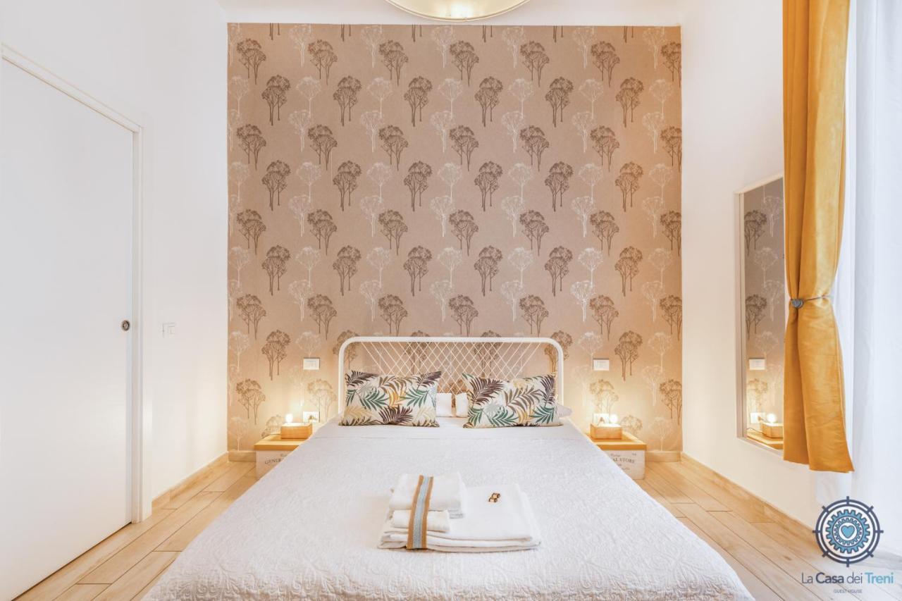 La Casa Dei Treni Affittacamere City Rooms For Travel Lovers ลาสเปเซีย ภายนอก รูปภาพ