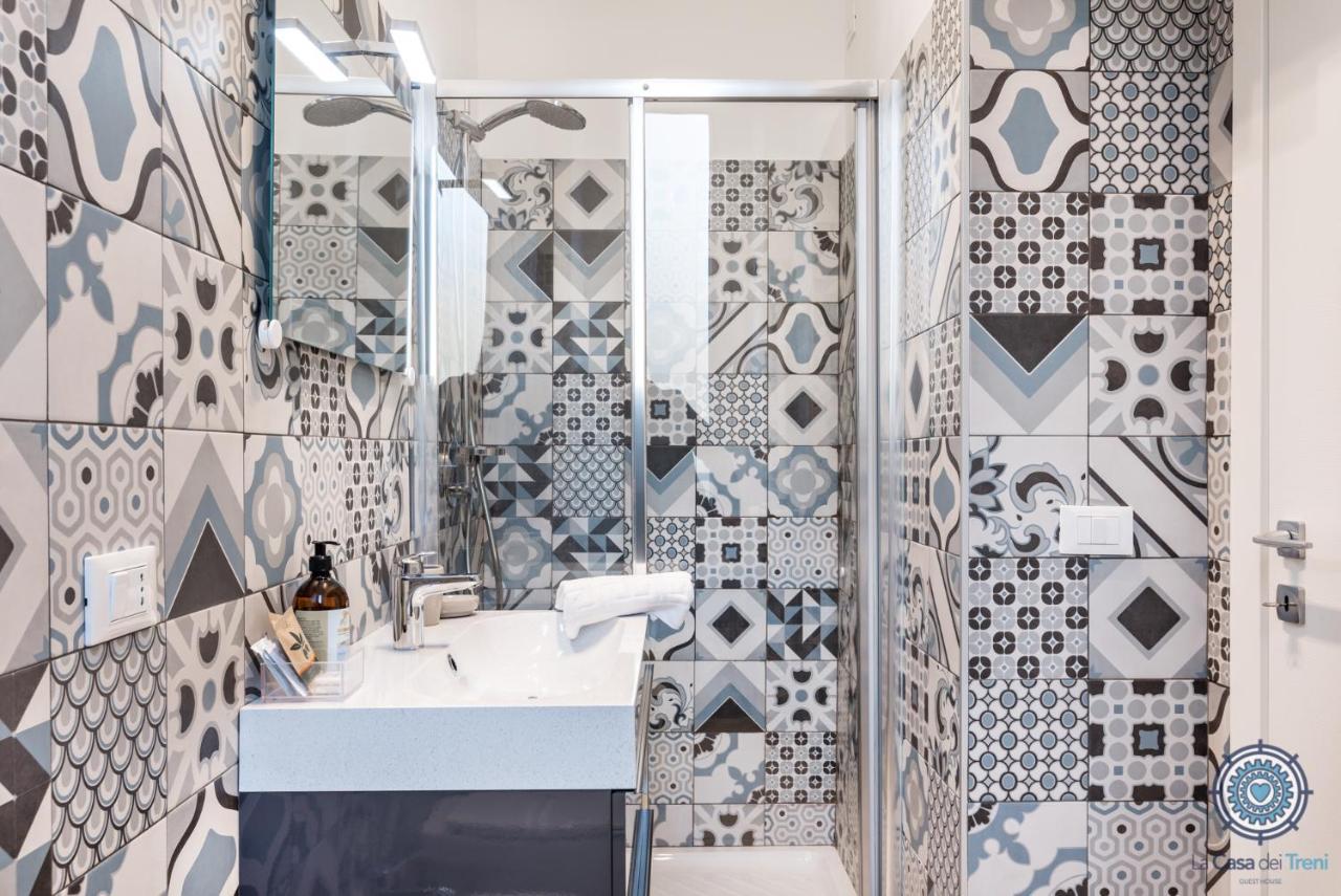 La Casa Dei Treni Affittacamere City Rooms For Travel Lovers ลาสเปเซีย ภายนอก รูปภาพ